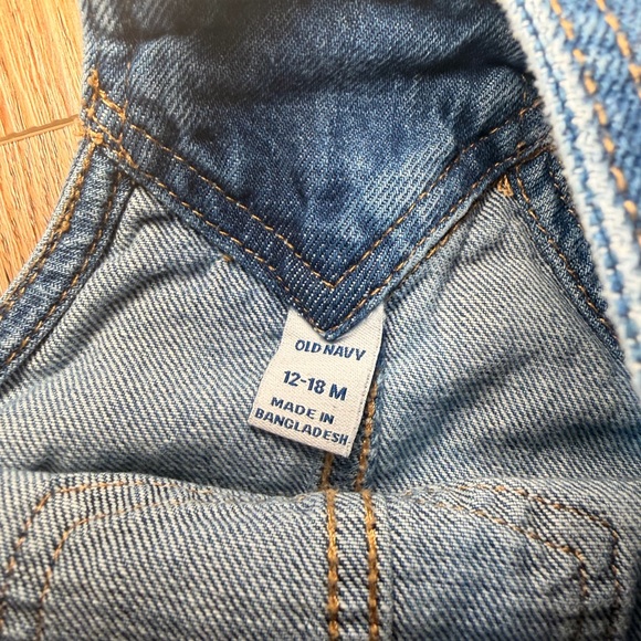 Old Navy Baby Denim Overall Romper 12-18M Bubble Snap Unisex Shortall Bib Blue - Picture 2 of 6
